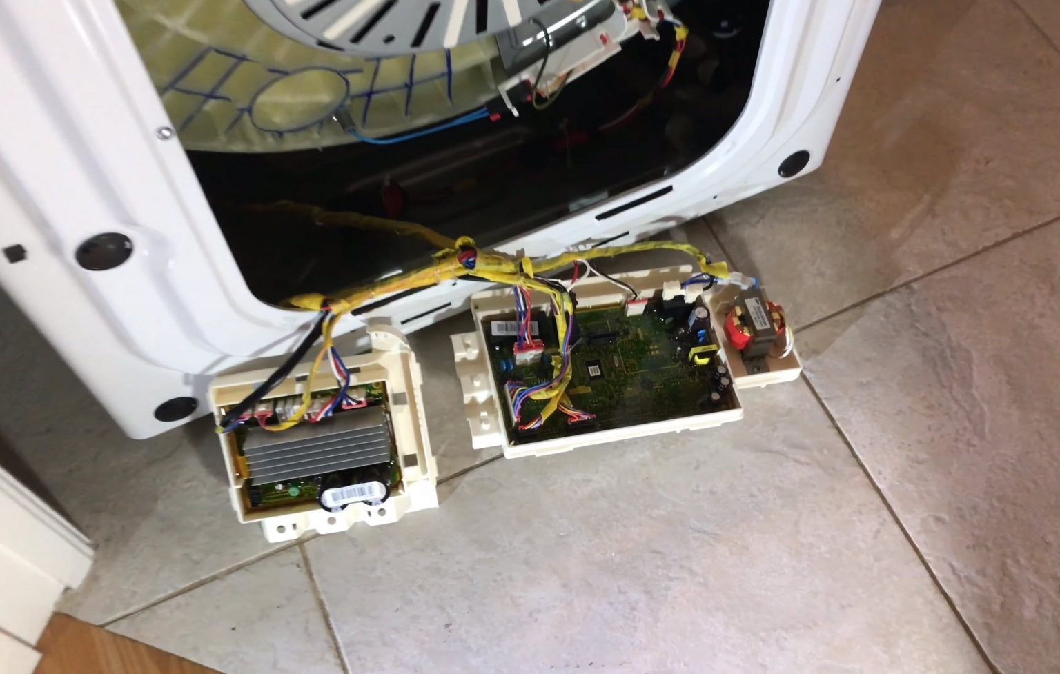 Why Washing Machine Drain Pump Keeps Running? How To Fix It